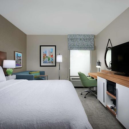 Hampton Inn Louisville/I-65/Brooks Road Eksteriør billede