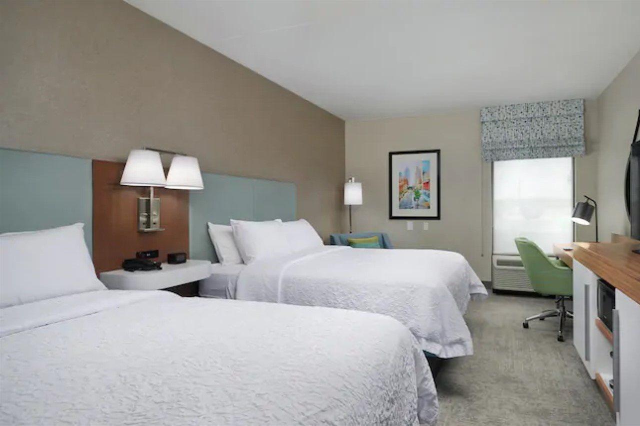 Hampton Inn Louisville/I-65/Brooks Road Eksteriør billede
