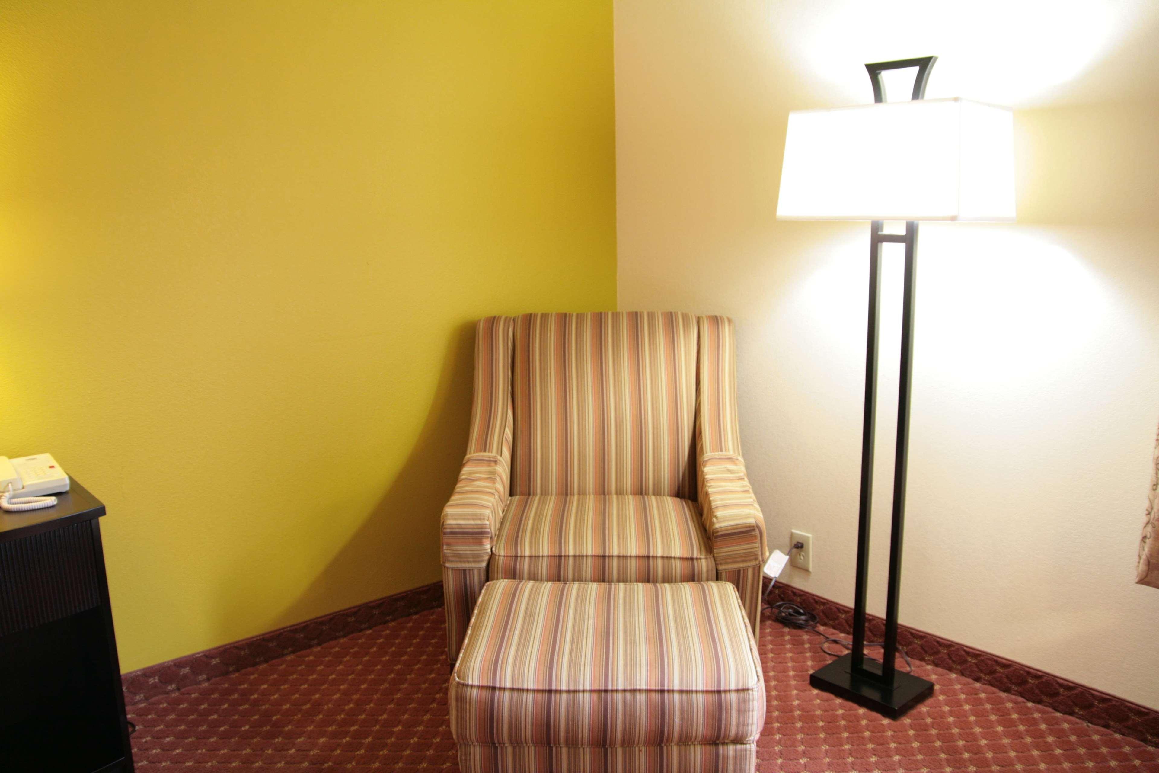Hampton Inn Louisville/I-65/Brooks Road Eksteriør billede