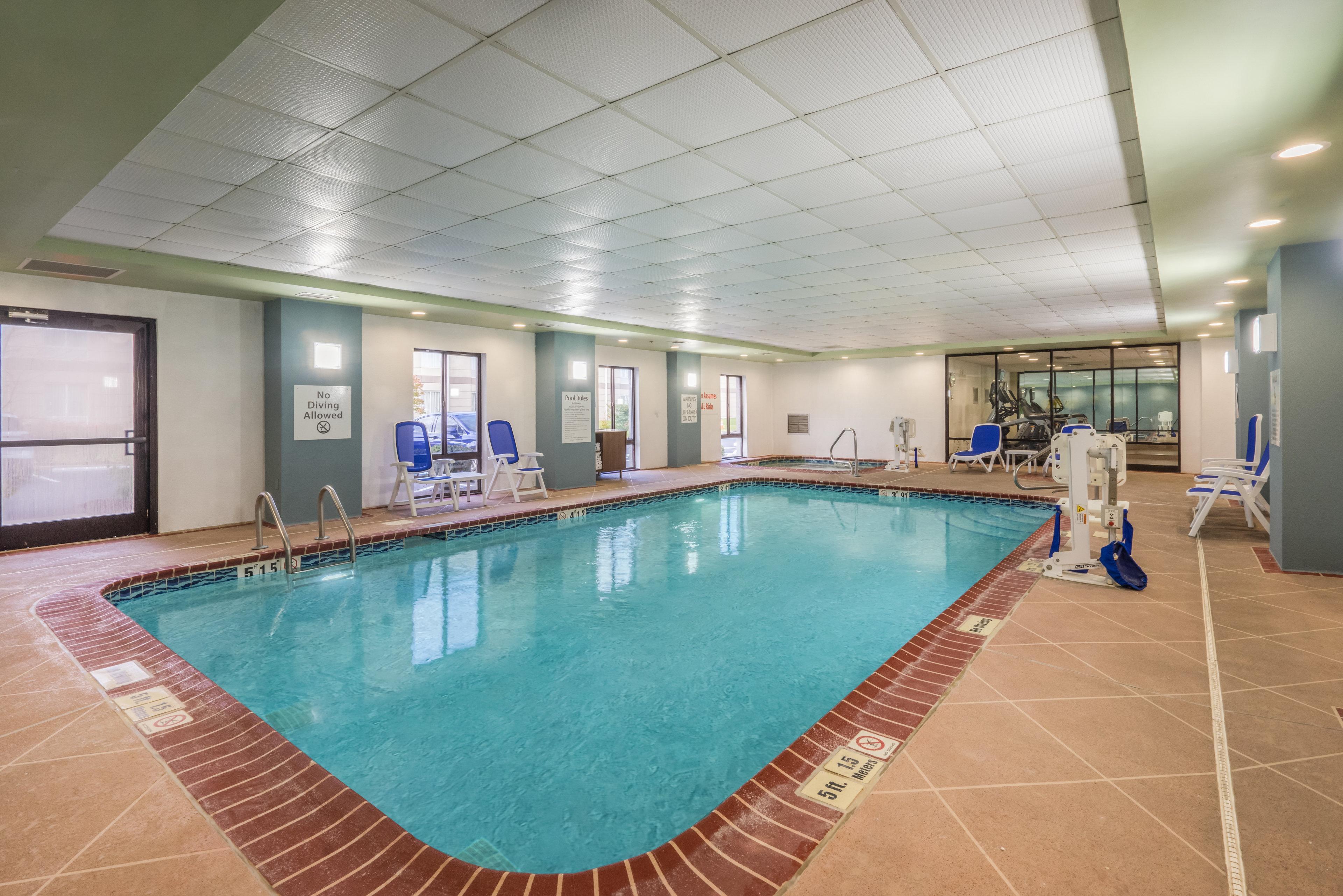 Hampton Inn Louisville/I-65/Brooks Road Eksteriør billede