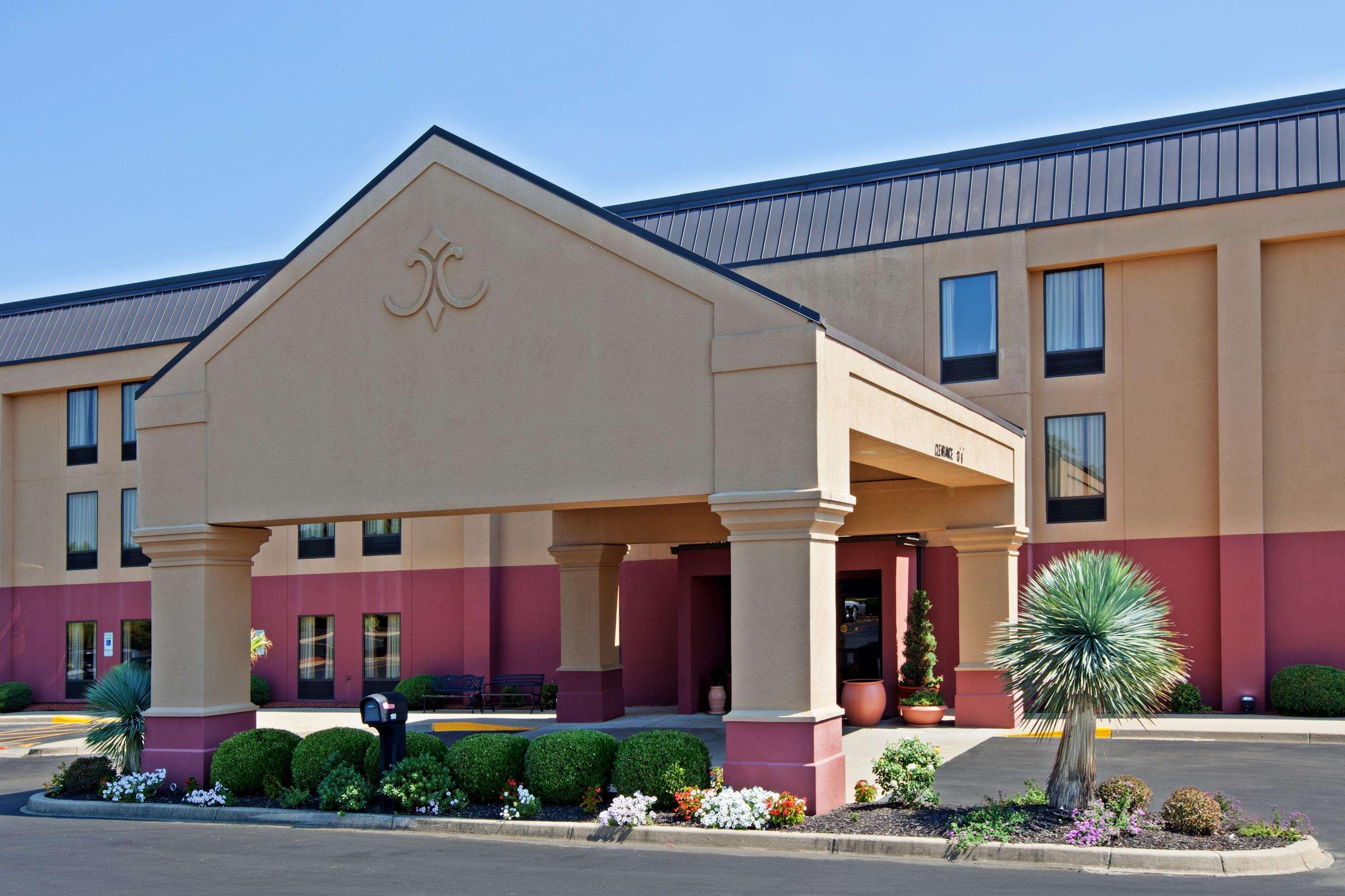 Hampton Inn Louisville/I-65/Brooks Road Eksteriør billede