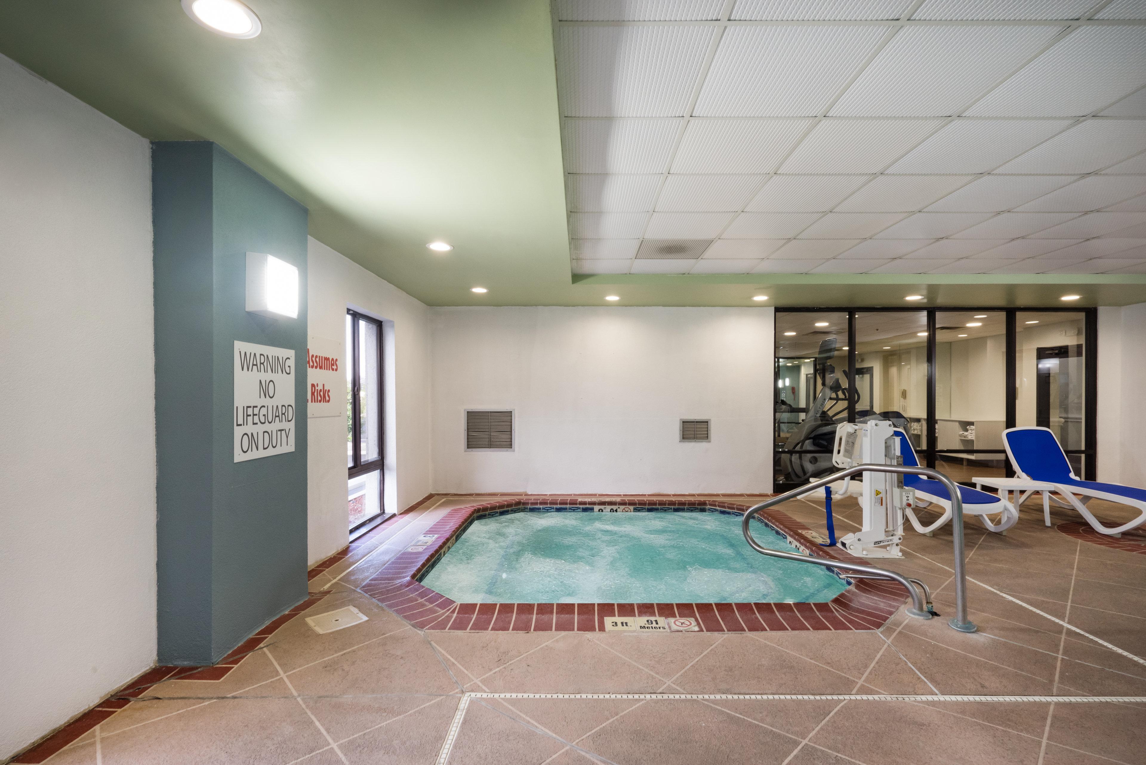 Hampton Inn Louisville/I-65/Brooks Road Eksteriør billede