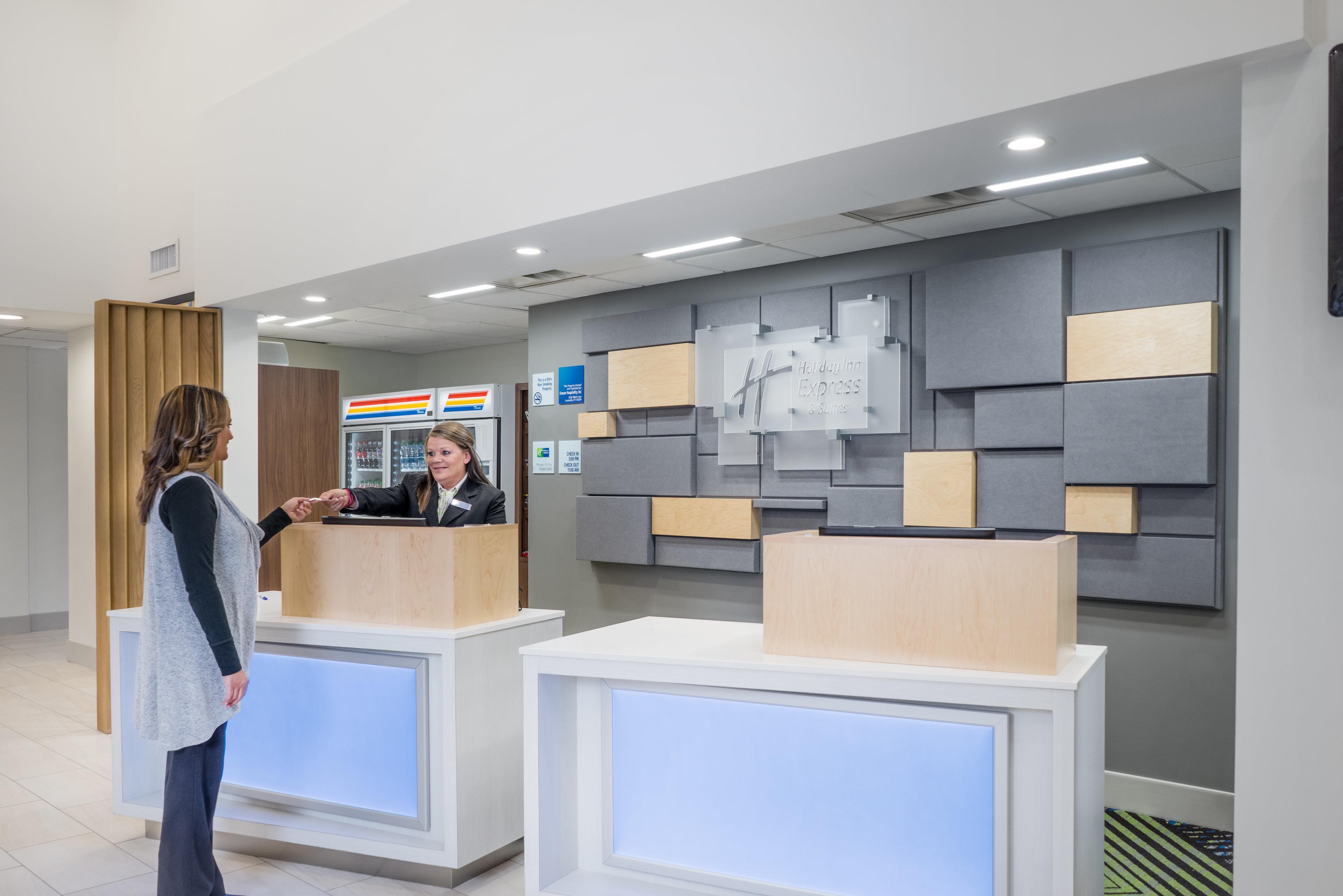 Hampton Inn Louisville/I-65/Brooks Road Eksteriør billede